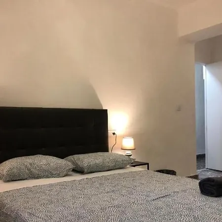 Homestay Privadas Y Economicas A Un Paso De Cortes Valencianas